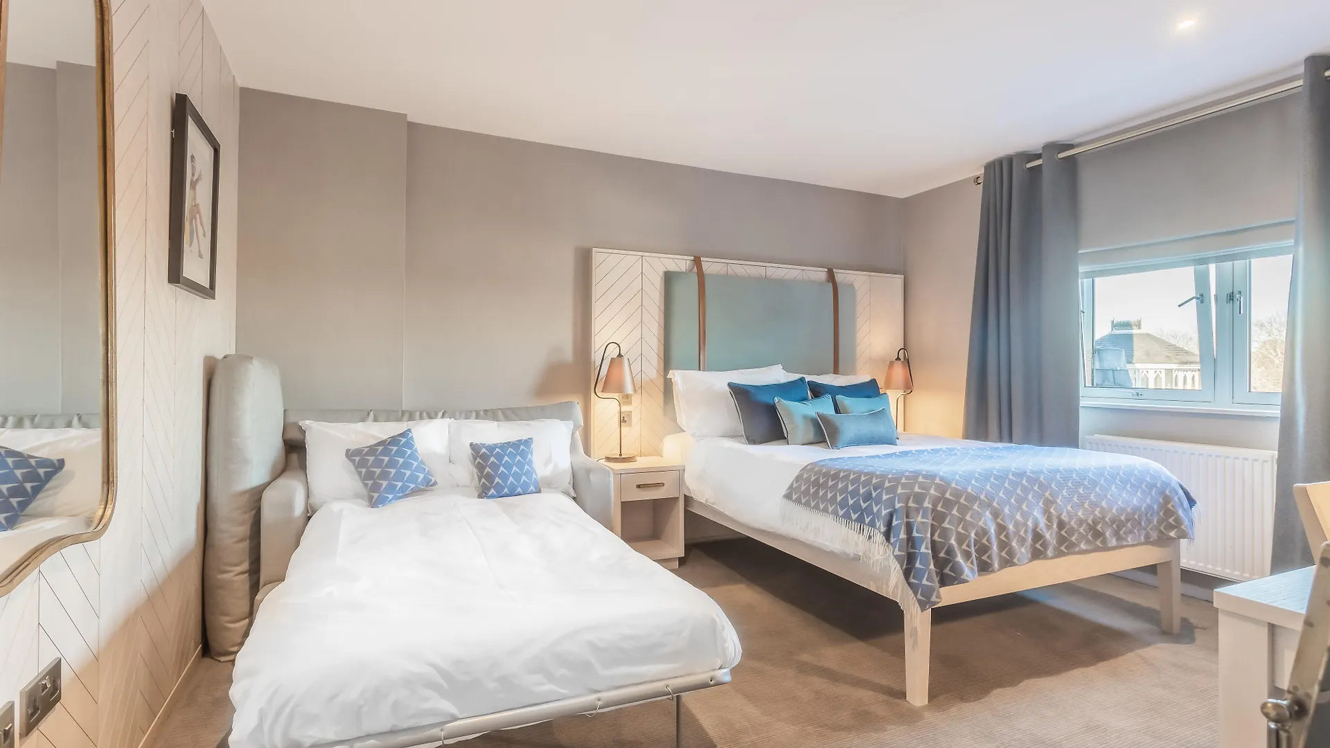 Palm Court Hotel Aberdeen 4*,